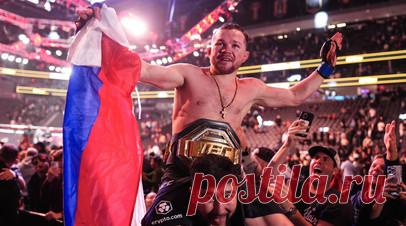 Посмеялся над скептиками: Ян одержал победу над Двалишвили в бою-реванше и вернул пояс UFC в наилегчайшем весе. Пётр Ян одержал победу над Мерабом Двалишвили в бою-реванше и вернул себе чемпионский пояс UFC в легчайшем весе спустя 4 года и 9 месяцев. Он провёл работу над ошибками по сравнению с первым поединком и позволил сопернику провести всего два тейкдауна, да и те ни к чему не привели. Сам же не только грамотно защищался от переводов, но и привычно активно работал в стойке и уже в…