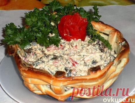 Салатик с курочкой и черносливом в слоёной корзиночке - Простые рецепты Овкусе.ру