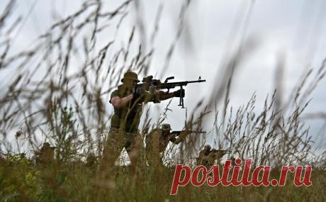 Рогов и Рогозин заявили о подготовке наступления ВСУ в районе Орехова. В районе Орехова Запорожской области идет подготовка к ночному наступлению, ВСУ провели артподготовку, бросают в бой пехоту и пулеметы, заявил Рогов. Рогозин сообщил, что украинские силы готовятся использовать тяжелую технику