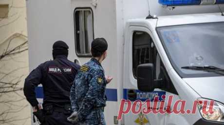 Почти 400 иностранцев за полгода лишились гражданства России за преступления. В России за последние полгода МВД прекратило приобретённое гражданство почти 400 иностранцев за то, что они совершили преступления. Это было сделано благодаря принятому шесть месяцев назад закону, который расширяет число статей УК, приговоры по которым дают основание для аннулирования паспорта. Читать далее