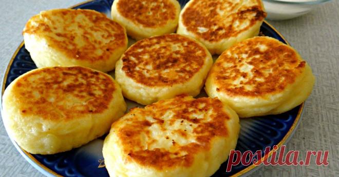 Вкуснейшие мягкие сырники с секретным ингредиентом Банановые сырники: пошаговый рецепт с фото. До смешного простой способ приготовления нежного десерта к чаю. Обязательно попробуй!