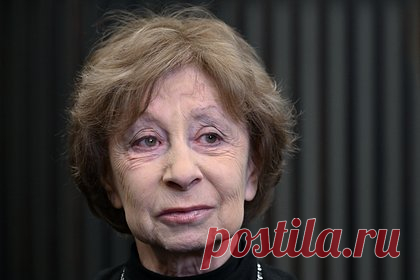Лия Ахеджакова уволилась из «Современника». Народная артистка России Лия Ахеджакова уволилась из столичного театра «Современник» по собственному желанию. Об этом РИА Новости сообщили в пресс-службе учреждения. Собеседники агентства подчеркнули, что в связи с этим трудовые отношения с известной не могут быть продолжены.