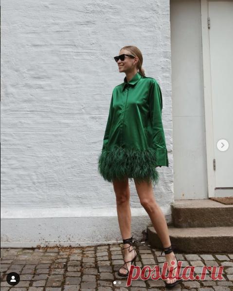 4 черненьких чумазеньких чертенка начертили 4 трендовых черных пары босоножек для тебя
Понятное дело, что черный мы в последнюю очередь ассоциируем с летом, которое всегда приносит нам много красочных и пастельных вещей. Но с другой стороны, буйные принты, вышивки, декор хорошо бы «заземлять» чем-то базовым. Черные босоножки как козырь в рукаве ― пусть будет, всегда пригодится. Instagram.com...
Читай дальше на сайте. Жми подробнее ➡