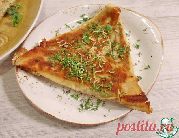 Сегодня приготовим очень вкусный и быстрый завтрак из лаваша, зелени и сыра. Ёка готовится за 5 минут и получается очень сытным и вкусным. Ёку можно обжарить и без масла. Потребуется: Лаваш — 1 шт Яйцо куриное — 1 шт Сыр твердый — 50 г Зелень — 1 пуч. Масло сливочное (Для обжарки) — 25