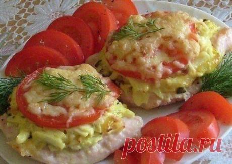 Любители покушать
Мясо с овощами
Ингредиенты:
- Кабачок-1 небольшой,
- Лук репч.-1 шт.
- Чеснок-2 зубч.
- Зелень,
- Майонез-1 стол.л.
- Мясо-500 гр.
- Соль,перец.
- Помидор-2 шт.
- Сыр(тёртый)-50 гр.
Приготовление:
1.Лук обжарить+кабачок(соломкой)+чеснок+зелень+майонез.
2.Мясо нарезать порц. кусочками,отбить.Кусочки выложить на смаз.противень,сверху начинку,затем кружочек Помидорки и сыр.
3. Запекать при 200*-25 минут
•••