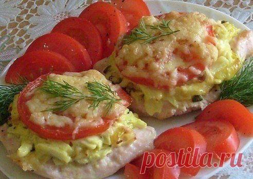 Любители покушать
Мясо с овощами
Ингредиенты:
- Кабачок-1 небольшой,
- Лук репч.-1 шт.
- Чеснок-2 зубч.
- Зелень,
- Майонез-1 стол.л.
- Мясо-500 гр.
- Соль,перец.
- Помидор-2 шт.
- Сыр(тёртый)-50 гр.
Приготовление:
1.Лук обжарить+кабачок(соломкой)+чеснок+зелень+майонез.
2.Мясо нарезать порц. кусочками,отбить.Кусочки выложить на смаз.противень,сверху начинку,затем кружочек Помидорки и сыр.
3. Запекать при 200*-25 минут
•••