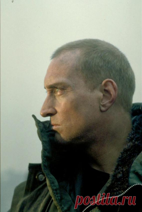 Чарльз Дэнс