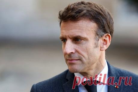 Макрон отказался извиняться перед африканцами за колонизацию. Президент Франции Эммануэль Макрон считает, что нужно смотреть на историю страны «прямо», а не пытаться извиниться за такие события, как колонизация африканских стран. Так он объяснил отказ попросить прощения у правительства и граждан Алжира, на чем настаивала эта страна.