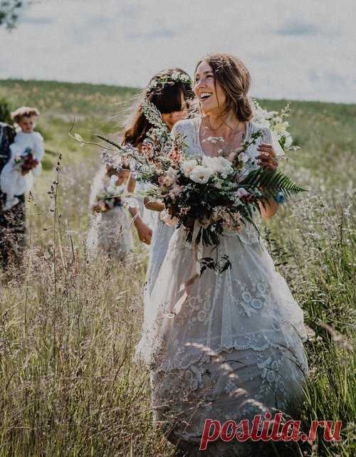 Сшитое прапрабабушкой невесты 147-летнее свадебное платье, потерянное химчисткой, нашлось с помощью Интернета (10 фото)