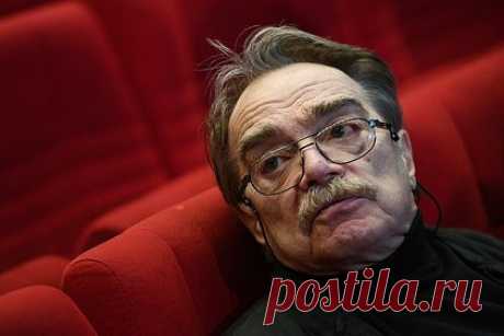 Актер из «Мастера и Маргариты» раскритиковал сценаристов за непонимание романа. Актер и режиссер Александр Адабашьян заявил, что многие киноделы не понимают смысл романа Михаила Булгакова «Мастер и Маргарита». Он признался, что читал несколько сценариев по произведению, которые ему не понравились. Новый фильм «Мастер и Маргарита» режиссера Михаила Локшина Адабашьян пока не смотрел.