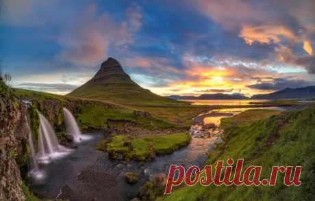 Исландская гора Киркьюфетль (Kirkjufell), водопады и фьорд — прекрасное место для встречи рассвета. Фотограф – Денис Ульянкин: nat-geo.ru/community/user/185952 Доброе утро! 💛