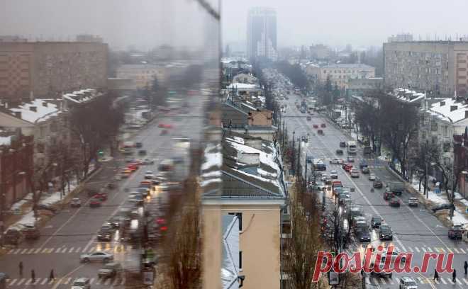 В двух регионах объявили об угрозе атаки дронов. В Воронежской и Курской областях объявлена опасность атаки БПЛА. «Будьте готовы быстро перейти в комнату без окон, а если вы на улице — в здание, парковку, подземный переход», — сообщил губернатор Александр Гусев