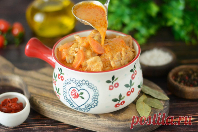 Гуляш из свинины с томатной пастой и сметаной рецепт с фото пошагово - 1000.menu
