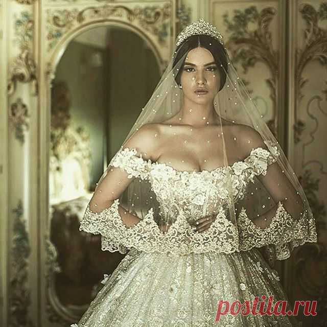Love bride or Not???? TAG BFF 👭
TAG BFF 👭 
TAG FRIENDS 👭
➖➖➖➖➖➖➖➖➖➖➖➖➖➖➖
DM FOR PAGE PROMOTION 👈 ➖➖➖➖➖➖➖➖➖➖➖➖➖➖➖ Follow👉 @MARIYAZAKIR 
Follow👉 @MARIYAZAKIR
Follow👉 @MARIYAZAKIR 
Follow👉 @MARIYAZAKIR
➖➖➖➖➖➖➖➖➖ ➖ ➖ ➖ ➖ ➖ .
.
.
#fashion #girl #style #wedding #fashionphotography #instafollow  #beautymakeup #weddingdecor  #makeupbeauty #makeupartist #hairstyle #decoration #photography #jewelry  #colorful #bride #hautecouture #roses #amazing  #dress #eveningdress #fashio...