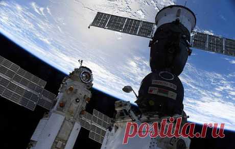 Возвращение &quot;киноэкипажа&quot; с МКС на Землю. Видеотрансляция. Актриса Юлия Пересильд и режиссер Клим Шипенко пробыли на орбите 12 суток
