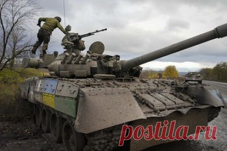 ВСУ потерпели неудачу в попытках прорвать оборону на севере ЛНР. Вооруженные силы Украины (ВСУ) продолжают предпринимать попытки прорвать оборону на севере Луганской народной республики (ЛНР), но все их усилия блокируются артиллерией союзных сил. Об этом сообщил бывший посол ЛНР в Москве Родион Мирошник. Мощная линия обороны демонстрирует свою устойчивость, отметил он.