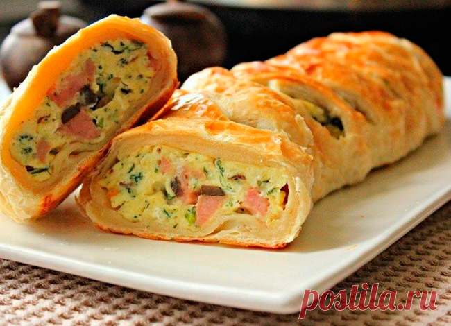 Яичница-болтунья в слоёном тесте. Вкуснейший завтрак для всей семьи!                
Яичница –  идеальный вариант для завтрака. Обычно яичницу готовят из расчета 2 яйца  на порцию. Разогрейте сковороду с растительным или сливочным маслом,  аккуратно, чтобы не повредить…