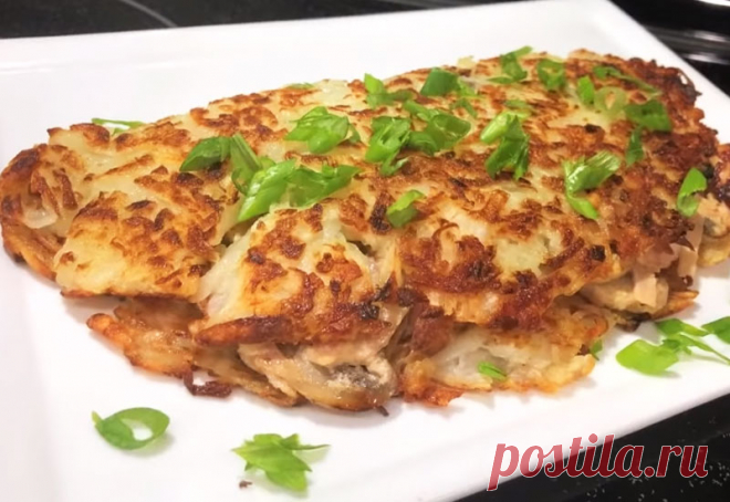 Королевский дерун: Вкуснейшее блюдо из картошки Очень вкусное блюдо из простых продуктов. Большой картофельный драник с хрустящей корочкой...