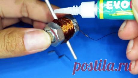 Как сделать высокооборотистый двигатель из болта и гайки В качестве привода для различных самоделок может понадобиться компактный высокооборотистый электродвигатель постоянного тока. При наличии тонкой эмалированной проволоки и двух небольших магнитов, его легко сделать своими руками. Он сможет отлично работать как от батарейки, так и автомобильного