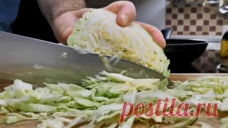 Никогда не ел более интересного и вкусного салата из капусты. Как один раз попробовал по-грузински, так теперь готовлю на все праздники | Розовый баклажан | Дзен