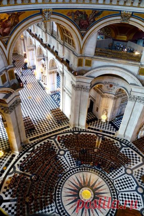 из The Londoner,
Lobster Rollin' in St Paul's. One of my favorite experiences while in London was the Sung Eucharist at St. Paul's. | Pinterest • Всемирный каталог идей