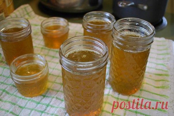 Варенье для печени. 

Майский одуванчик - настоящий доктор! Мы ходим и не обращаем на него внимание. А зря, из одуванчиков можно приготовить вкусное варенье, восстанавливающее клетки печени и очищающее кровь. 

* Сорвите 300-400 штук желтых соцветий одуванчика, залейте водой так, чтобы она полностью покрыла цветы. Пусть постоят сутки. 
Показать полностью…