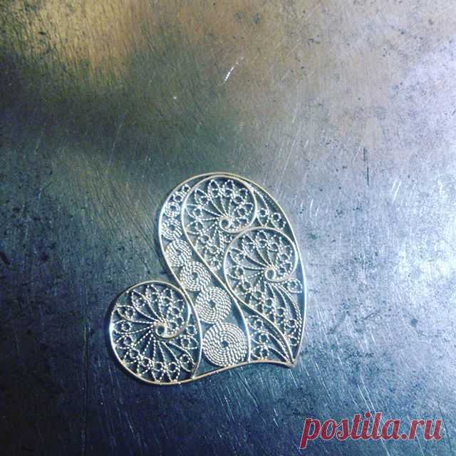 Продолжение... #серебро 
#скань 
#филигрань 
#потинирование 
#позолота 
#родирование 
#стильно 
#модно 
#необычно 
#красиво 
#доставка 
#стараятехника 
#сложное 
#паутина