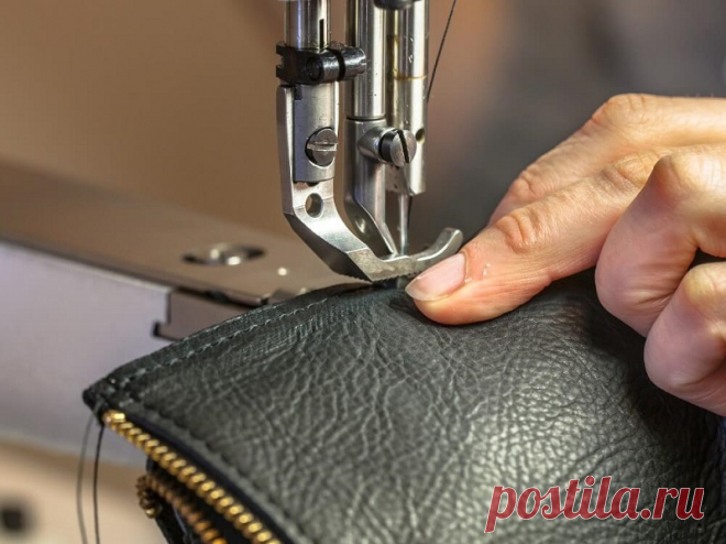 Как шить кожу на швейной машинке: на что обратить внимание Главное при шитье кожи – помнить об особенностях этого материала, правильно подобрать инструменты и не бояться. Всё обязательно получится!