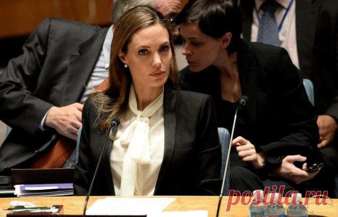 ИТАР-ТАСС: Общество - СМИ: Анджелина Джоли сидит на злаковой диете