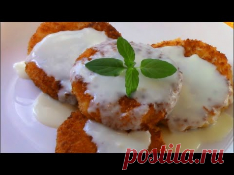Капустные котлетки с молочным соусом.