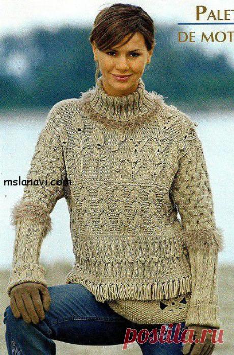 Бежевый свитер с рельефными узорами... Модели от французских дизайнеров.