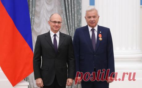 Глава ЛУКОЙЛа получил орден Александра Невского. Первый заместитель руководителя администрации президента России Сергей Кириенко вручил орден Александра Невского президенту ЛУКОЙЛа Вагиту Алекперову, сообщает пресс-служба компании.