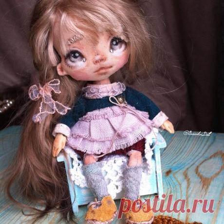 Полюшка в резерве)))
Начнём с Полиночки)))
Поленька - моя самая любимая крошечка!!!
Такаааая девочка-припевочка)))
Ростом всего 17 см, а сколько обаяния!!!
Ну, сами посмотрите)))
Поленька ищет мамочку )
Подробная информация об этой крошечке чуть ниже в ленте или по ссылочке в магазинчик на ЯМ) ссылка в шапке профиля)
Всех любим, маму ждём;)
#текстильнаякукла #авторскаякукла #интерьернаякукла #textiledoll #fabricdoll #businkadoll #instadoll #sale #трессдлякукол #волосыдляку...