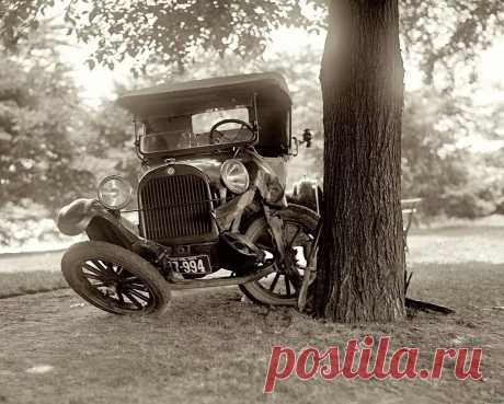 Интересный фактъ! 10 сентября 1894 года Англичанин Джордж Смит стал первым водителем, который был оштрафован полицией за вождение машины в нетрезвом виде. Ремонт испорченных дверей дома, в которые он въехал, не справившись с управлением автомобиля, обошелся любителю спиртного в 1 фунт стерлингов.