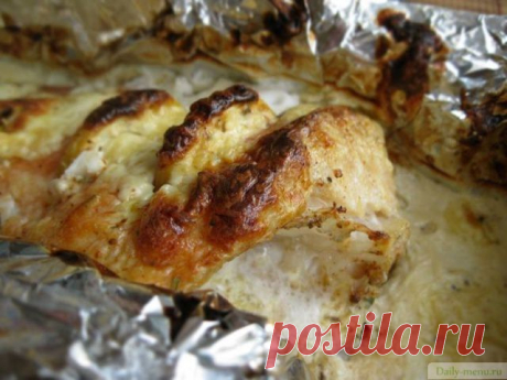 Окунь в сметанном соусе с огурчиками - Daily-menu.ru