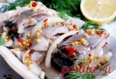 Шикарная закуска из обычной селедки - Жизнь планеты Рецепт вкусного блюда из обычной сельди. Просто, быстро и очень вкусно. Продукты — Сельдь слабой соли (очищенная) — 450 г — Горчица французская — — Лимонный сок — 2 ст. …