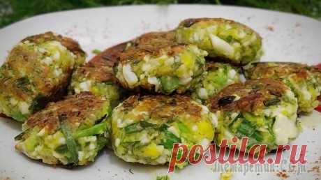 Яичные котлеты без грамма мяса яйцо куриное - 5 шт.мука - 1-2 ст.л.манная крупа - 1 ст.л.майонез - 1 ст.л.зелень укропа и петрушки - 10 гзеленый лук - 3-4 перасоль-перец черный молотыйрастительное масло - для жаркиПриготовление смо...