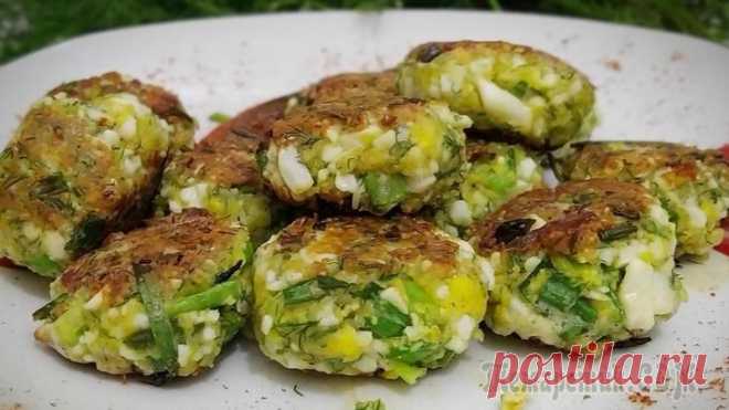 Яичные котлеты без грамма мяса яйцо куриное - 5 шт.мука - 1-2 ст.л.манная крупа - 1 ст.л.майонез - 1 ст.л.зелень укропа и петрушки - 10 гзеленый лук - 3-4 перасоль-перец черный молотыйрастительное масло - для жаркиПриготовление смо...