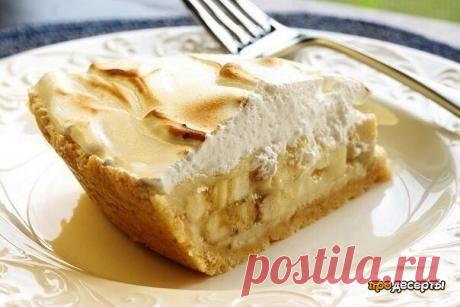 Торты из печенья - 5 лучших рецептов

Рецепт 1: Торт из печенья банановый

Описание:

Очень вкусный торт! Сочетание сметаны и бананов делает его вкус нежным, а на его приготовление уходит так мало времени, что можно делать его хоть каждый день и подавать в качестве десерта или на завтрак малышам.

Ингредиенты:

1 кг не соленого крекера;
4 крупных банана;
1 л сметаны;
0,5 кг сахара;
100 гр. шоколада.

Способ приготовления:

1. Взбиваем сметану с сахаром. Бананы нарезаем тон...