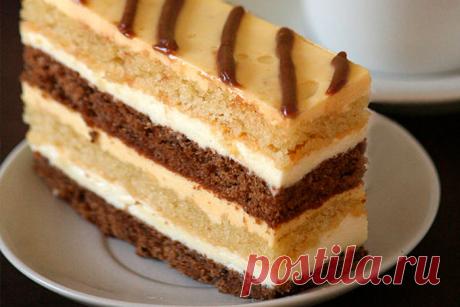 Торт «День и ночь». ТОП-4 лучших рецепта приготовления! Необычайно лакомый и простой десерт – это торт День и ночь. Его оригинальность заключается в совмещении горьковатого шоколадного вкуса с нежнейшими сливочными нотками.
