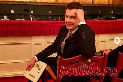 Маэстро Понасенков заступился за пострадавшего от конфликта с учителем школьника. В Забайкальском крае уволился учитель истории, раскритикованный публицистом Евгением Понасенковым. По словам блогера, школьник из села Любовь написал ему письмо в котором пожаловался, что задал педагогу вопрос, на который тот не смог ответить. После чего учитель истории и директор школы начали травить подростка.