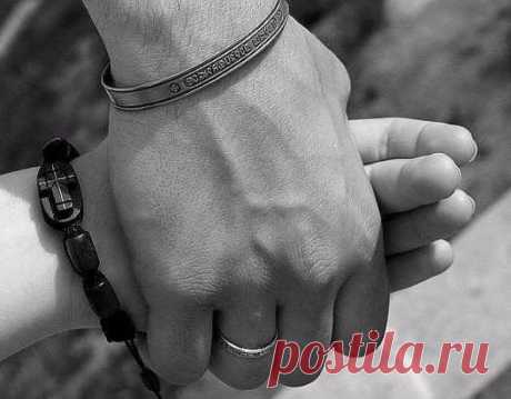 Каждому человеку нужна та... рука, взявшись за которую – хочется пройти ... через всю ЖИЗНЬ !!!