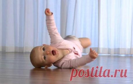 Как научить ребенка переворачиваться - советы маме