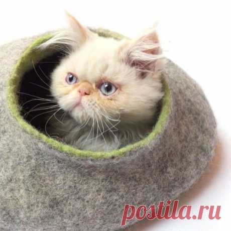 Только божество счастливо своей бесполезностью.