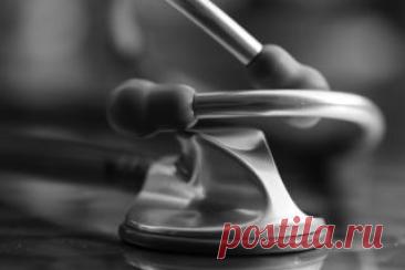 Статья размышляет о границах человеческого контроля в медицине с ИИ и о том, как не потерять профессиональное мышление.