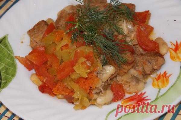 Фасоль с мясом, грибами и овощами в горшочке | CityWomanCafe.com
