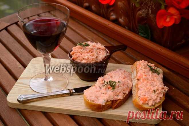 Риет из лосося  Готовим риет из лосося 
Риет, он же рийет, рилет и Rillettes — несомненно, одна из кулинарных достопримечательностей французской кухни. Подаётся как закуска со свежим хлебом или тостами. Можно было бы сказать, что это одна из разновидностей паштета, но текстура рийета иная, более грубая и брутальная. 
Неудивительно, ведь рийет изначально был деревенской едой, которая заготавливалась впрок и хранилась в специальных глиняных горшочках. О том, как рийет стал и...