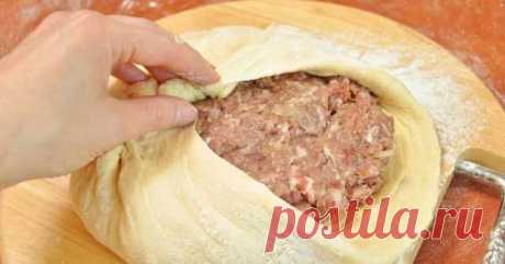 Золотистые осетинские пироги с мясом и ароматной зеленью. Перед сочной начинкой не устоять! — БЛИНЧИК