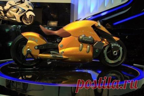 Suzuki Biplane - сочетание инновационных технических решений и экстравагантного дизайна. Разрабтчики утверждают, что стилистика их детища перекликается с бипланами эры становления авиации. / Интересное в IT