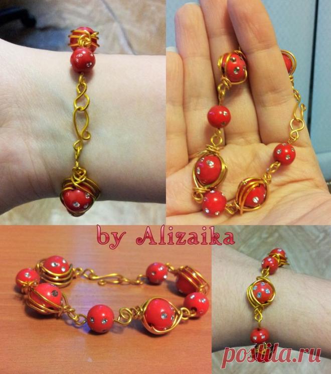 150 р.
Браслет
Материалы: алюминиевая проволока (1 мм), бусины со стразами
Легкий, яркий браслетик с застежкой-крючком. По желанию могу сделать в любых других цветах. Специально для вашей ручки подгоню браслет под нужный размер.